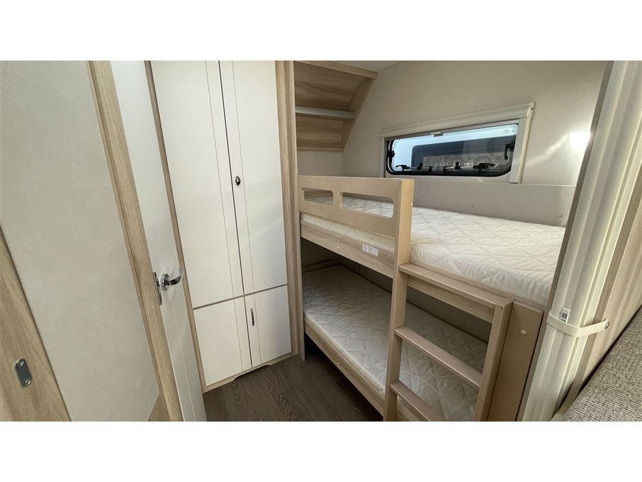 Hobby De Luxe 545 KMF